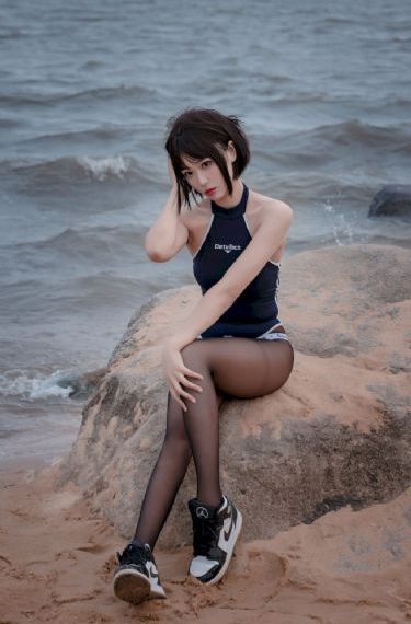 《年轻漂亮的女教师》中字_BD英语HD高清在线观看