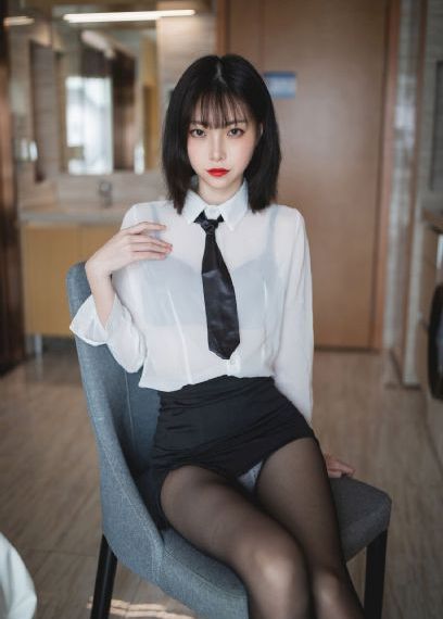 老扒夜夜春宵伴娇媳法蓉_BD英语超清免费观看
